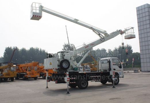 點擊查看詳細信息<br>標題：高空作業(yè)車 閱讀次數(shù)：2992