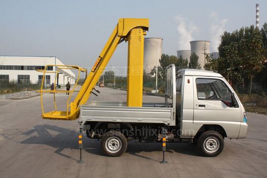 點(diǎn)擊查看詳細(xì)信息<br>標(biāo)題：電動(dòng)高空作業(yè)車 閱讀次數(shù)：2766