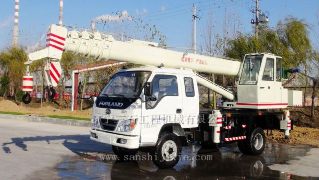 點(diǎn)擊查看詳細(xì)信息<br>標(biāo)題：8噸汽車吊 閱讀次數(shù)：2334
