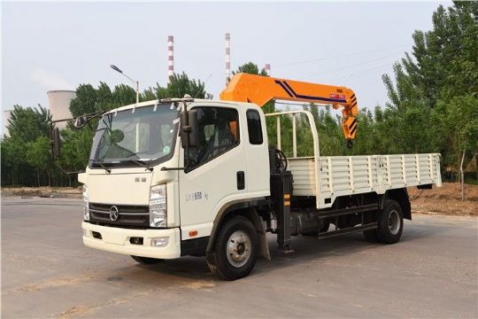 點(diǎn)擊查看詳細(xì)信息<br>標(biāo)題：5噸凱馬隨車吊 閱讀次數(shù)：1823
