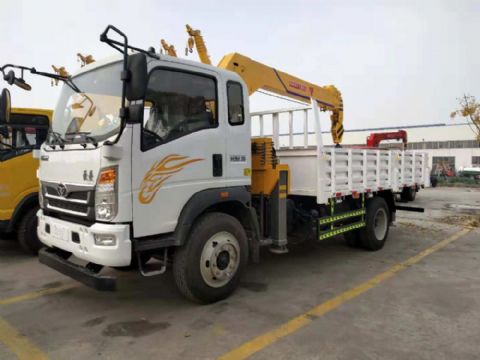 點(diǎn)擊查看詳細(xì)信息<br>標(biāo)題：5噸重汽豪曼隨車吊 閱讀次數(shù)：2099